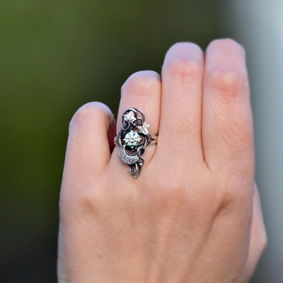 Inspirowany Nocnym Niebem Pierscionek